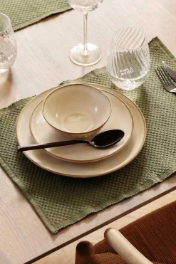 Online Dekkebrikke Claire 33x48cm grønn Duker, Spisebrikker, Brikker Og Løpere