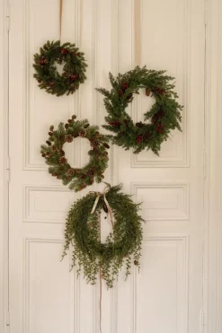 Online Krans med røde bær 60cm Kunstige Blomster|Juletrær Og Julegrønt