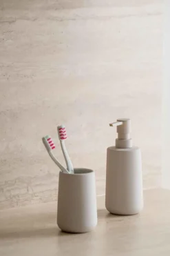 Hot Pure Baderomssett beige Baderomsartikler