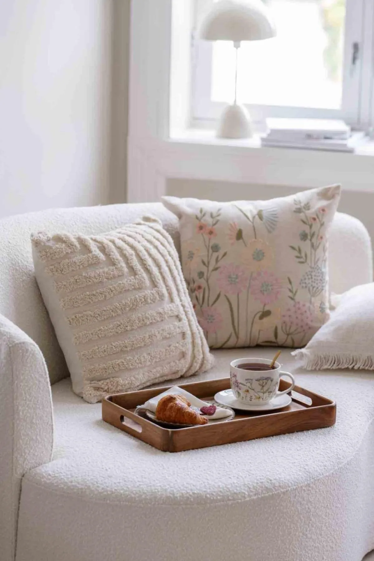 Puterekk Saga brodert multi 48x48cm Putetrekk