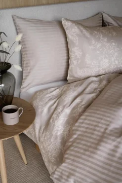 Sengesett Amalia Sateng 140x200 cm, beige Gavetips